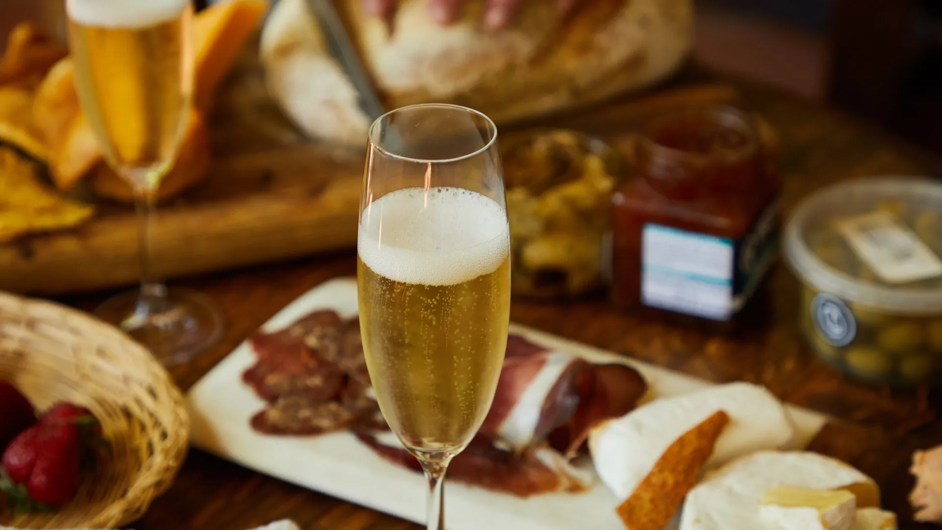 Eccellenza Italiana all'Estero: Il Vino conquista il mondo, trainato dagli spumanti (+4.8%)
