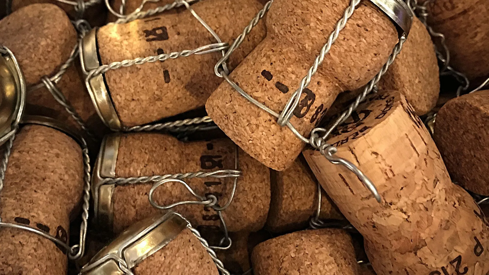 Eccellenza Italiana all'Estero: Il Vino conquista il mondo, trainato dagli spumanti (+4.8%)